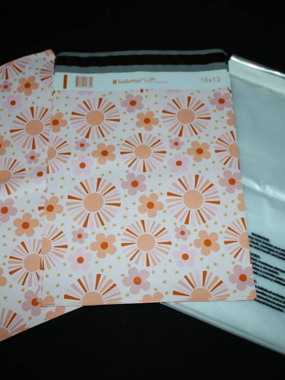50 pcs - 25 10x13 Sunburst Print Poly Mailers & 25 10x13 Clear Packing Bags